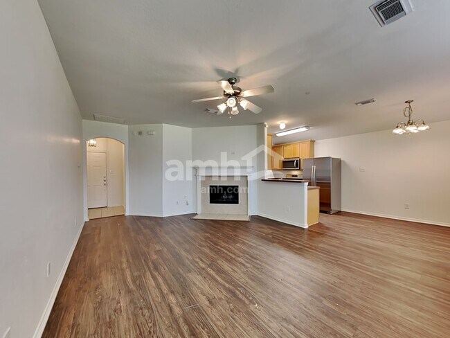 Building Photo - 202 Splintered Arrow Dr