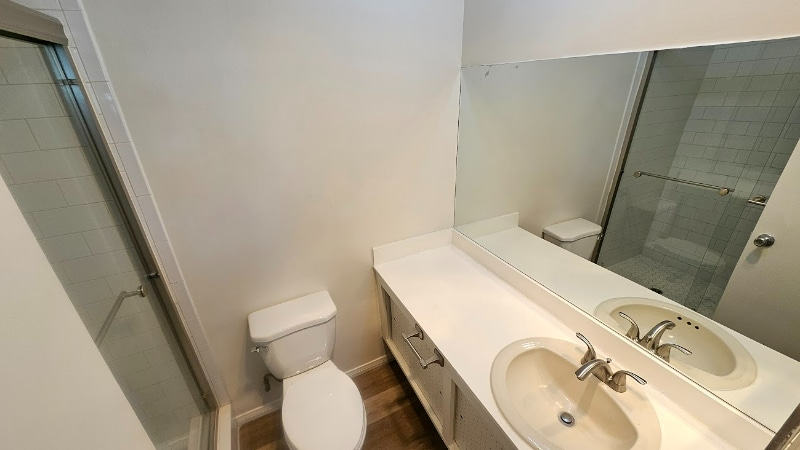 Building Photo - 11030 Moorpark St