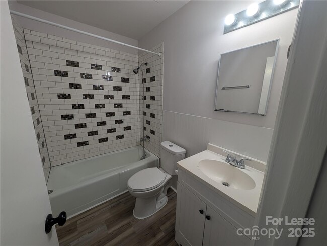 Building Photo - 6542 Rosecran Dr