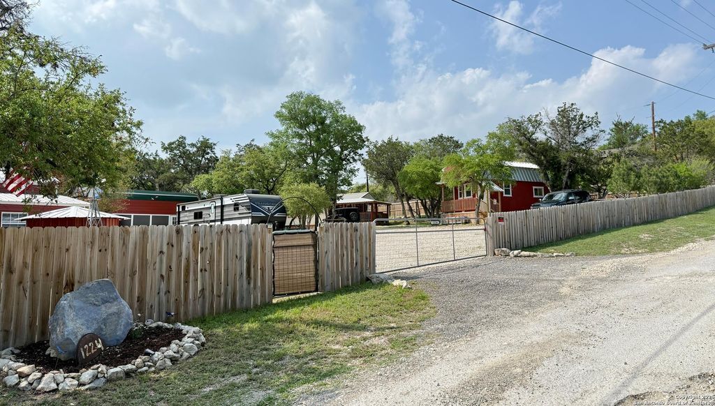 Building Photo - 1224 Campfire