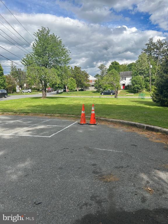 Building Photo - 303 Granville Dr