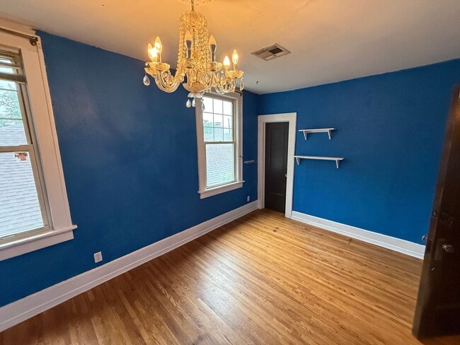 Building Photo - Charming For Lease Opportunity in Historic Carlton Place!