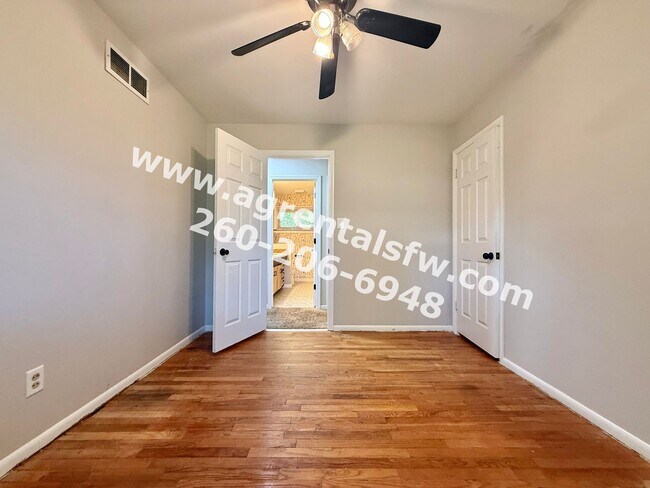 Building Photo - 5037 Brook Dr