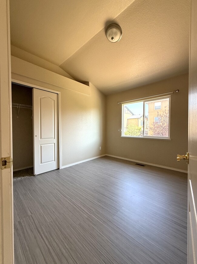 Building Photo - 15859 Bridle Ridge Dr