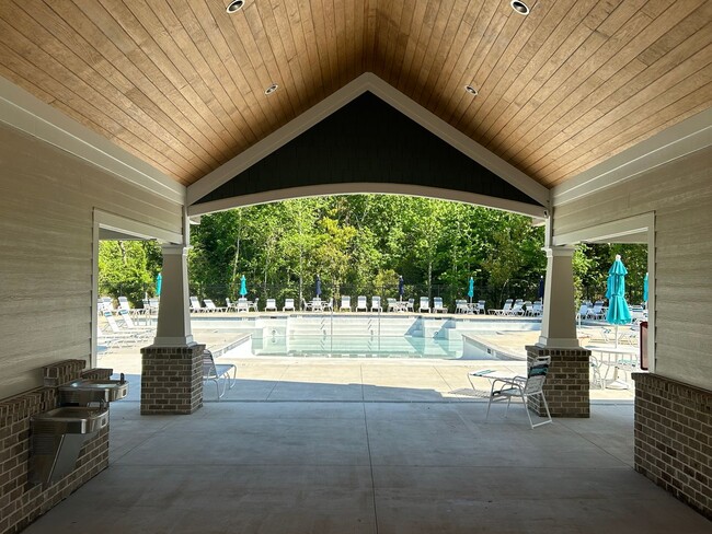 Building Photo - 3 bedroom, 2 bathroom single story home ne...