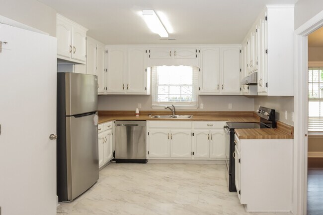 Building Photo - 111 Tammy Gaines Ln