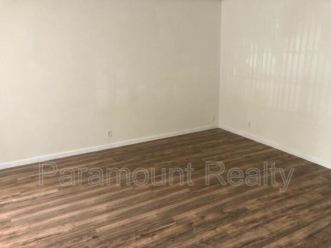 Building Photo - 3617 Lisbon Dr