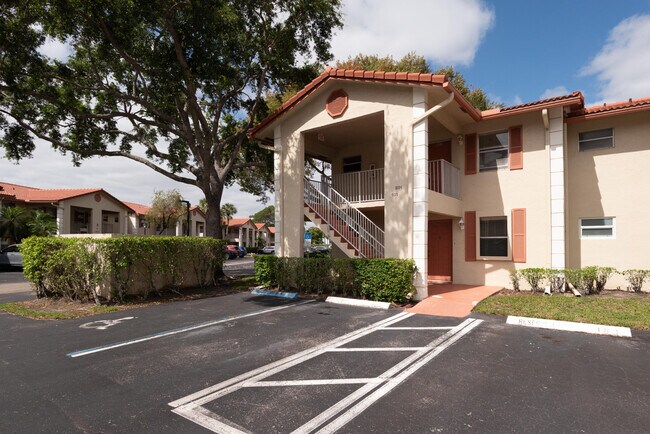 Building Photo - 3031 Holiday Springs Blvd