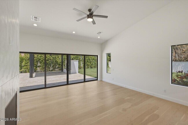 Building Photo - 6050 E Hollyhock St