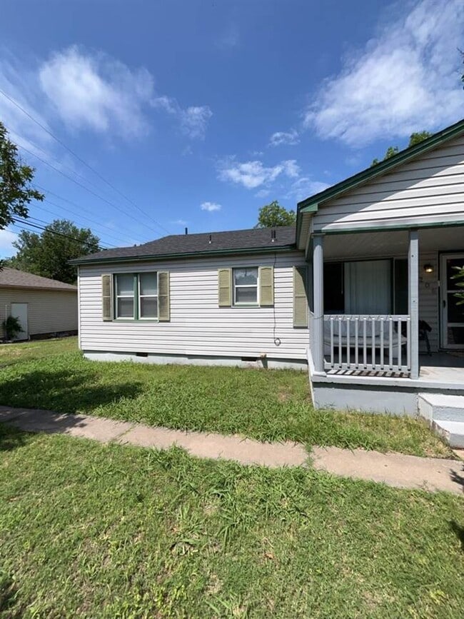 Primary Photo - 2206 NW 19th St