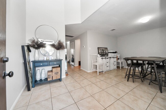 Building Photo - 18326 Trace Pointe Ln