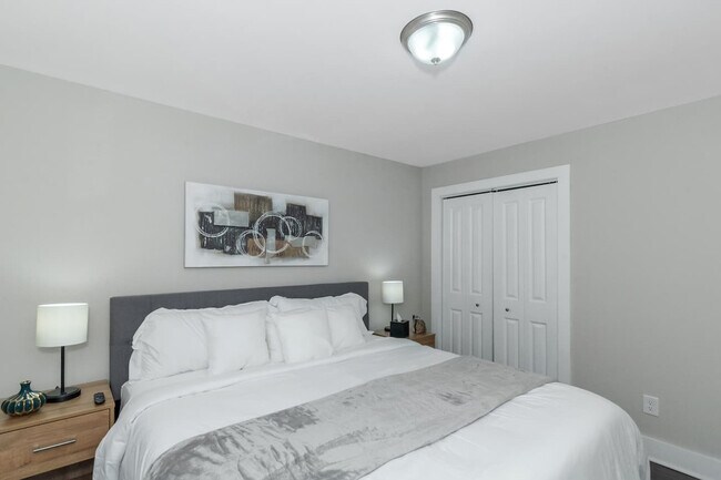 Building Photo - 3518 Roswell Rd NE