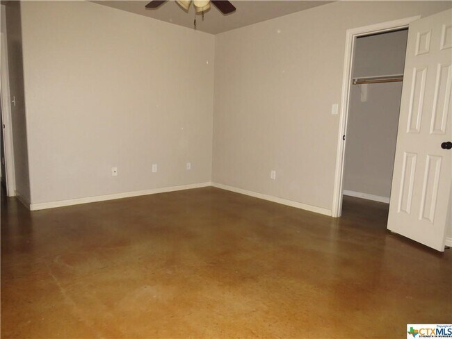 Building Photo - 4409 Brutus Ln