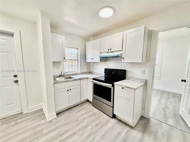 Building Photo - 5720 NW 23rd Ave