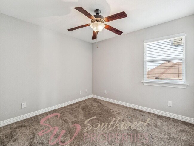 Building Photo - Stunning 5 bedroom, 3.5 bath in Elk Ridge Estates!