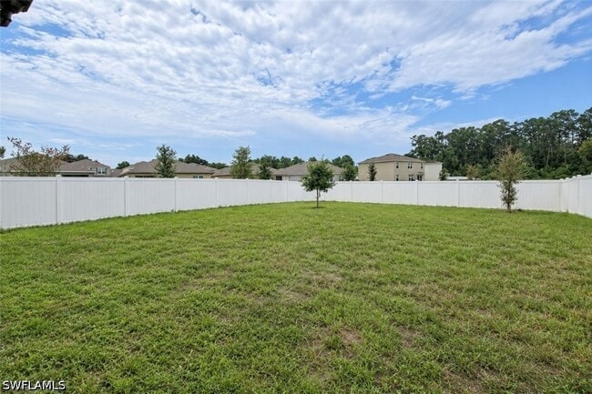 Building Photo - 2736 Dumont Ln