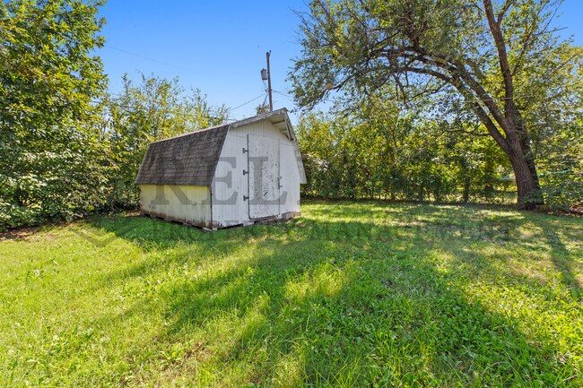 Building Photo - 3026 S Vine St