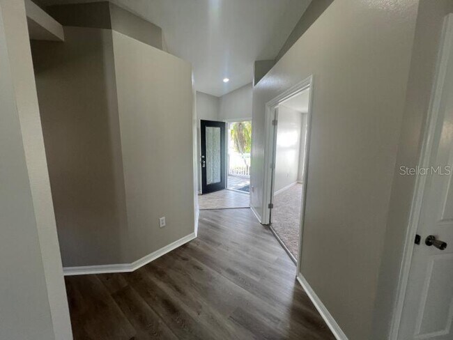 Building Photo - 30936 Burleigh Dr