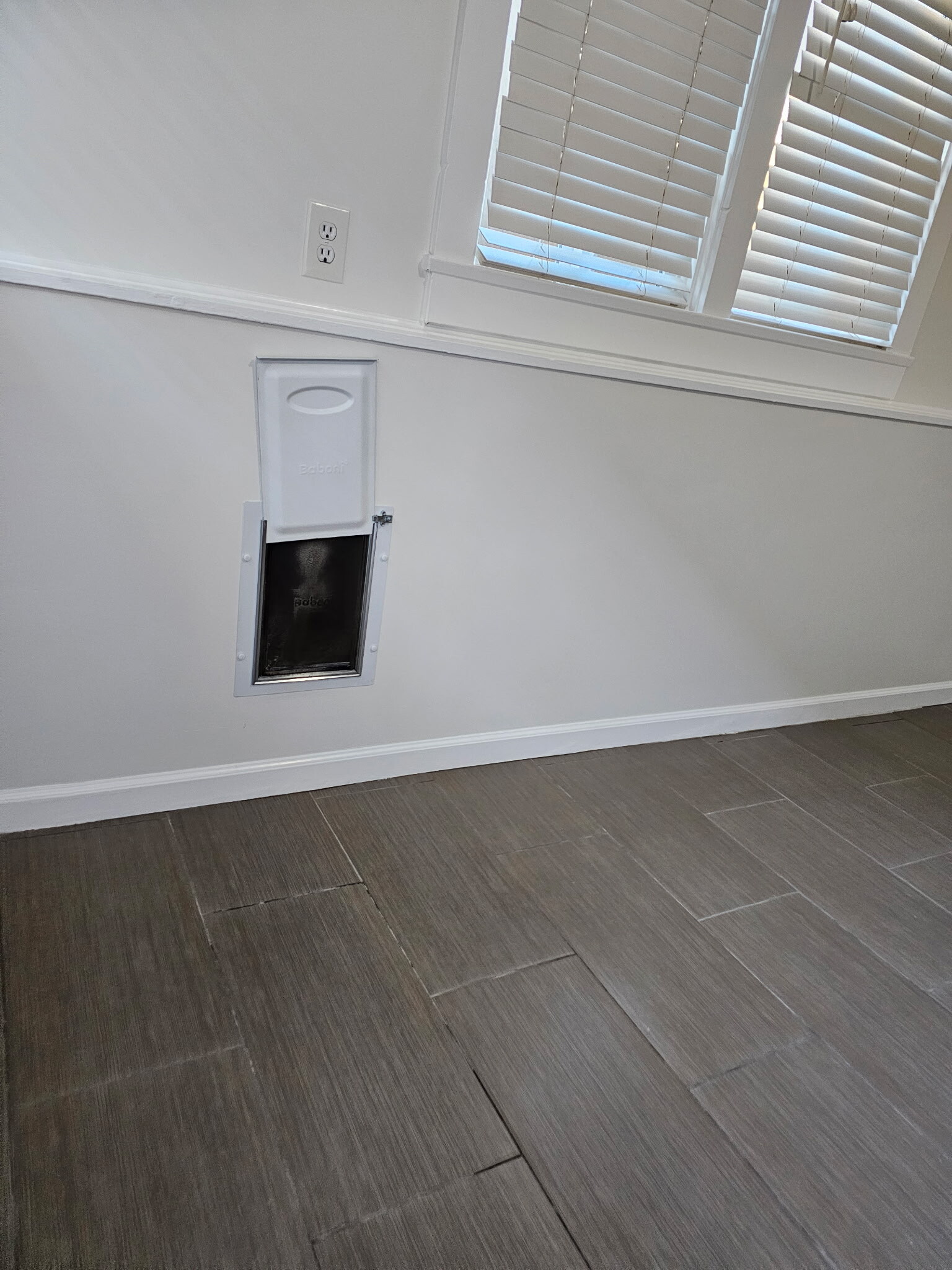 Building Photo - 4143 Jackson Ave