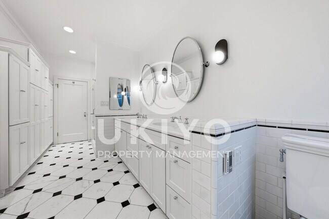 Building Photo - 860 Portal Ave