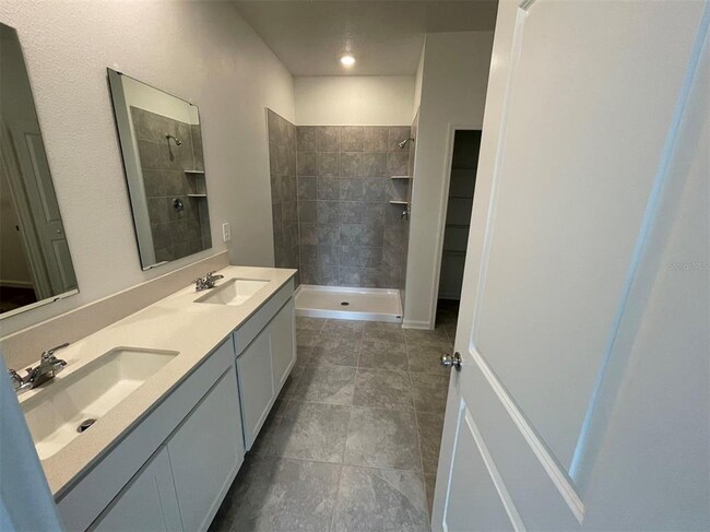 Building Photo - 608 Daring Dr