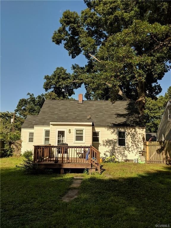 Building Photo - ADORABLE 4 BEDROOM CAPE COD!