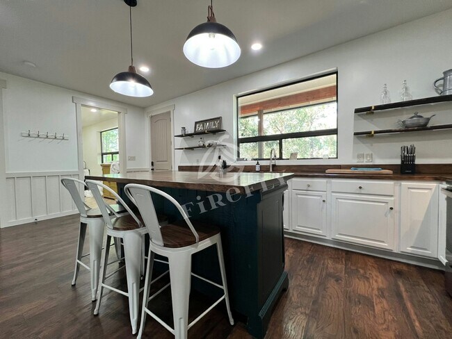 Building Photo - 3425 Ponderosa Lp