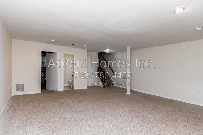 Building Photo - 5404 Barrister Pl