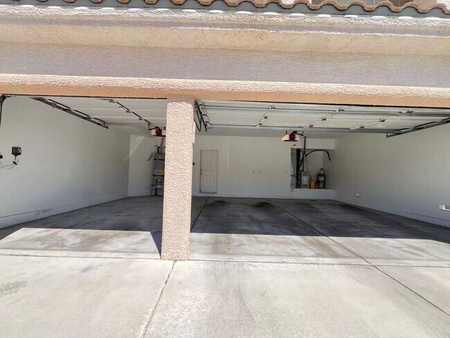 Building Photo - 9924 Antelope Canyon Ave