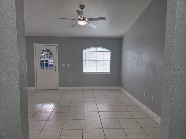 Building Photo - 609 Porsche Ave