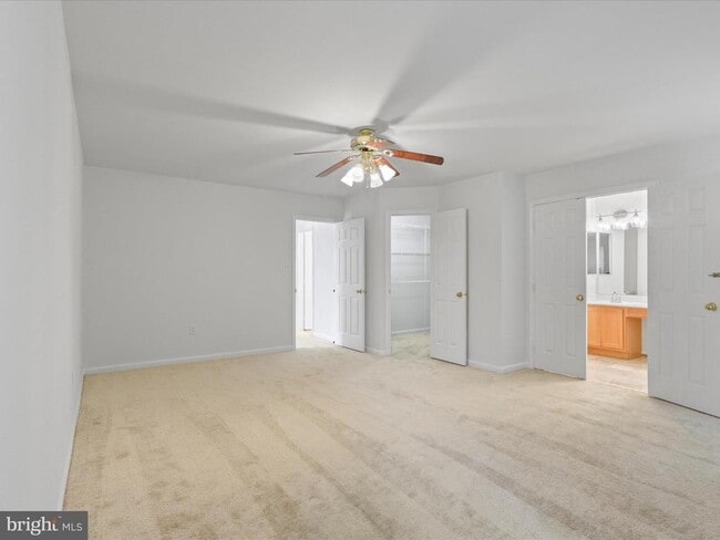 Building Photo - 7700 Shadowcreek Terrace