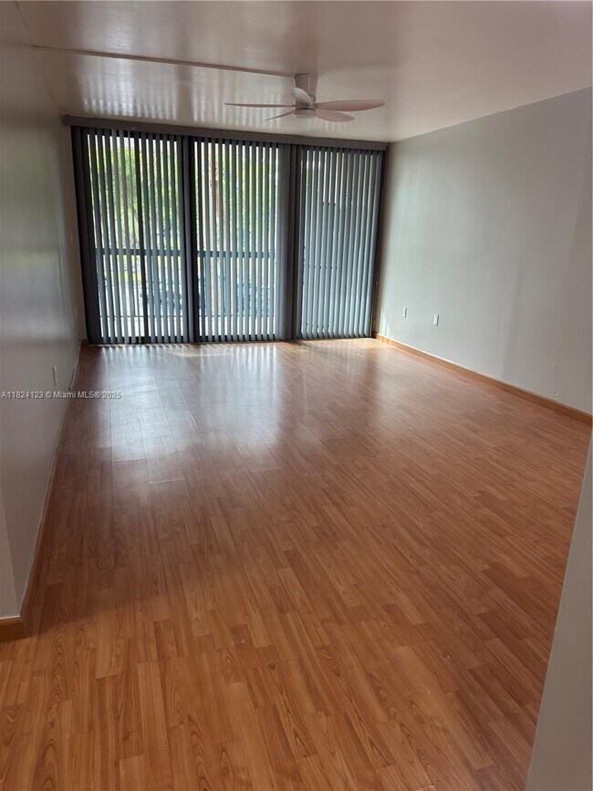 Building Photo - 10865 SW 112th Ave