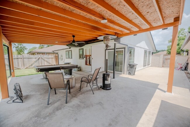 Building Photo - 4606 Meadowood Dr