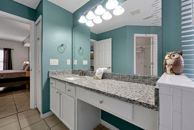 Building Photo - 112 Paloma Dr