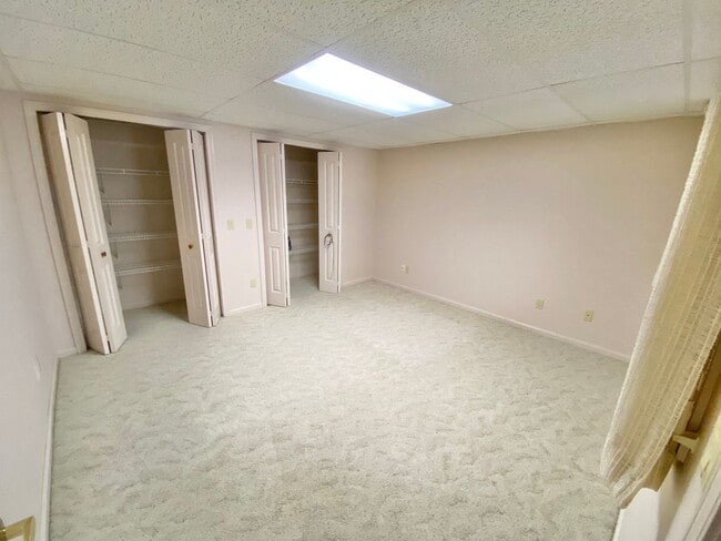 Building Photo - 3 Bedroom 2.5 Bathroom Condo in Williston