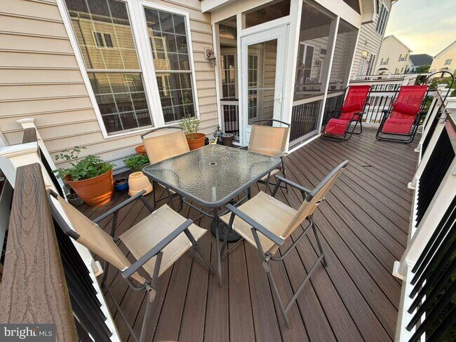Building Photo - 25128 Deerhurst Terrace