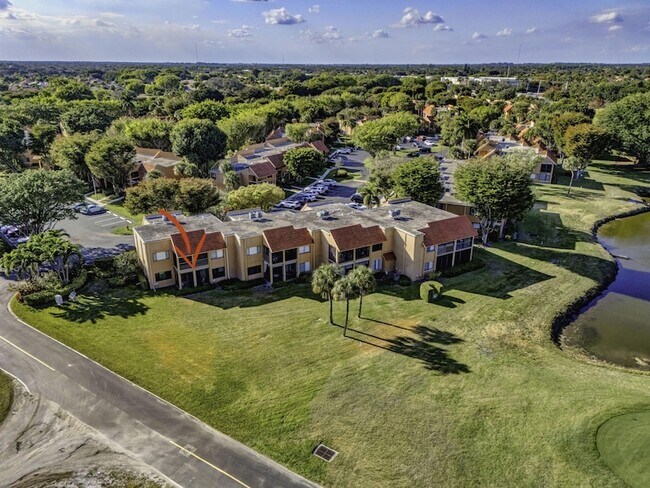 Building Photo - 11282 Green Lake Dr