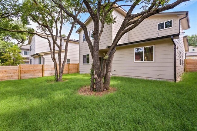 Building Photo - 6800 Menchaca Rd
