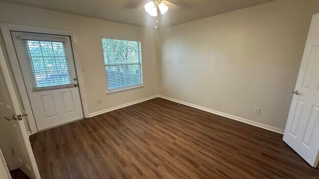 Building Photo - 3480 Daylily Ln