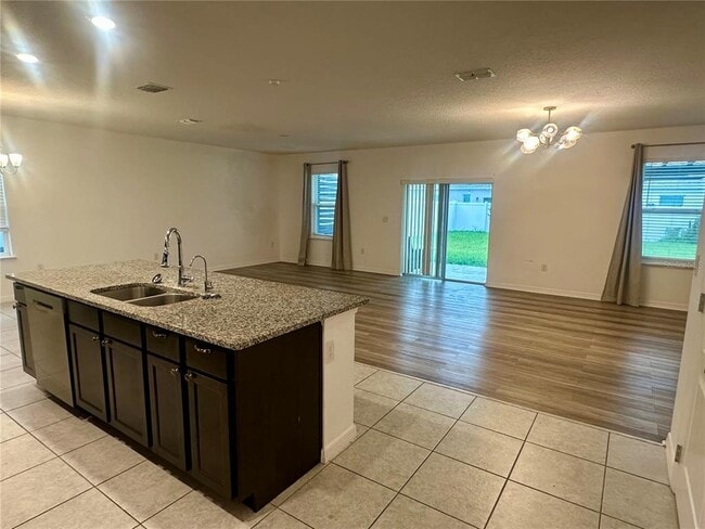 Building Photo - 125 Villavista Ct