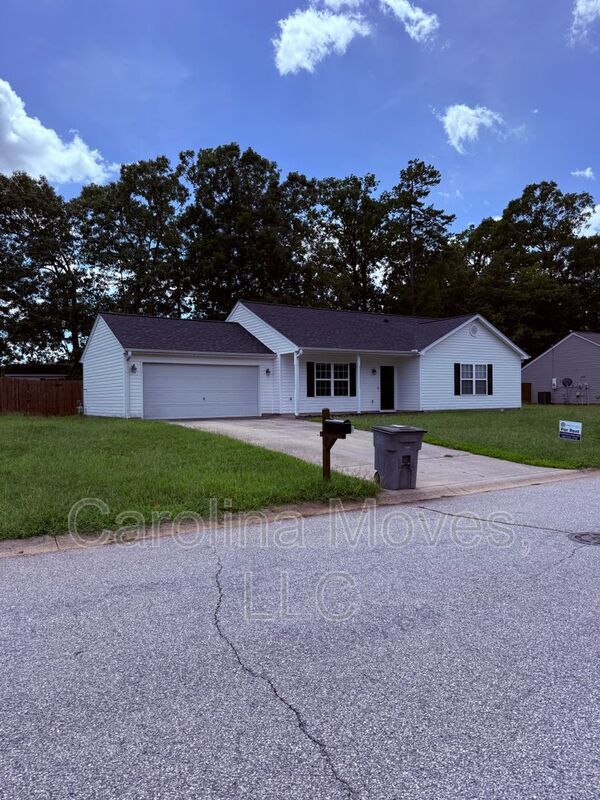 Building Photo - 600 Uneeda Ct