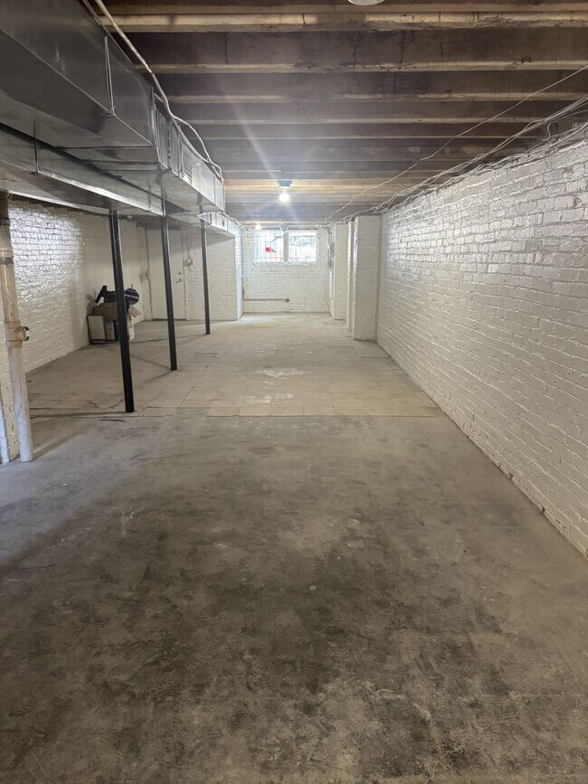 Building Photo - 3BR/1.5BA Historic Townhouse in the Heart of Shaw with Parking