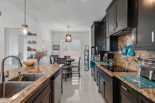 Building Photo - 1622 Helena Dr