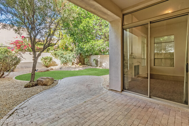Building Photo - 7310 E Woodsage Ln