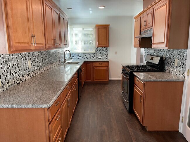 Building Photo - 20151 Hart St