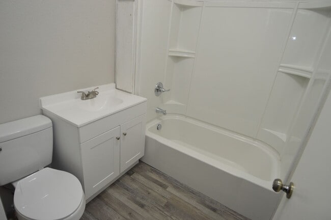 Building Photo - Fully remodeled 3 bedroom 2 bath near downtown and Greenway!
