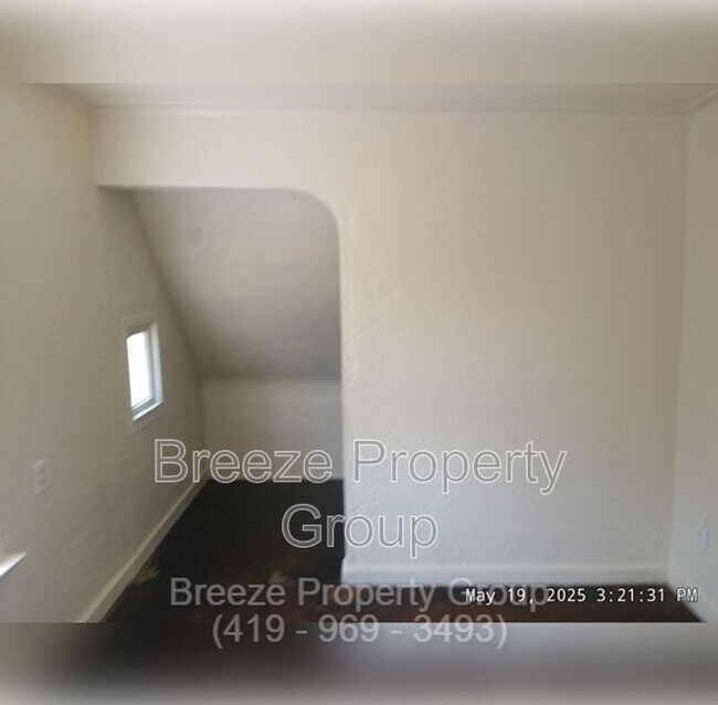 Building Photo - 2145 Dorr St
