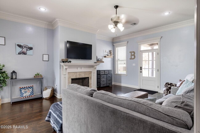 Building Photo - 300 Overbrook Dr