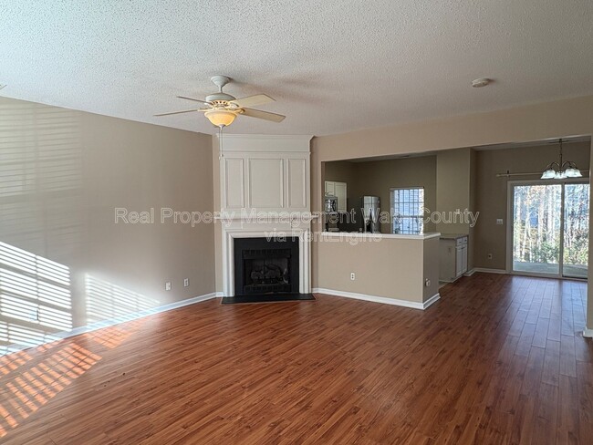 Building Photo - 504 Canyon Lake Cir