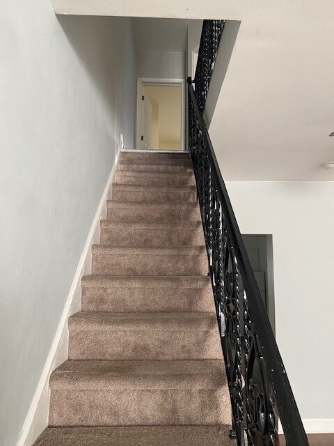 Building Photo - 2640 S 6th St